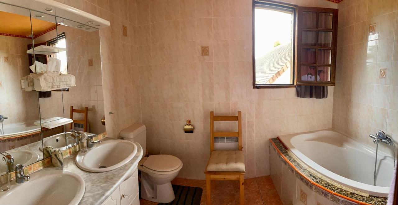 Manoir Melphil Bed & Breakfast Saint-Etienne-la-Thillaye Ngoại thất bức ảnh
